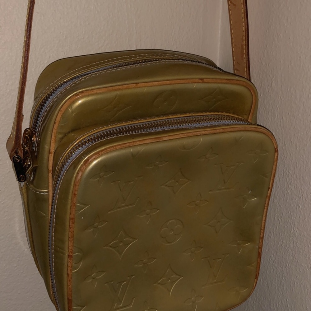 Louie Vuitton Messenger Bag